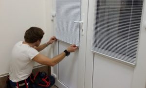 Установка рулонных жалюзи в Волжском